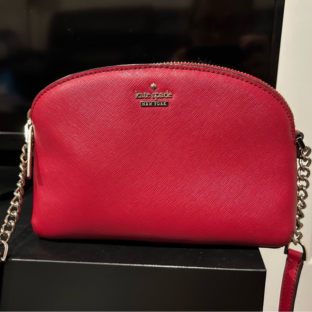 Kate Spade New York Crossbody Bag
Red (Hot Chili) Leather